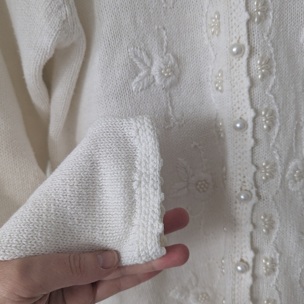 Vintage Cotton White Women's Cardigan Pearl Buttons Embroidered Flowers Size M - Picture 3 of 8